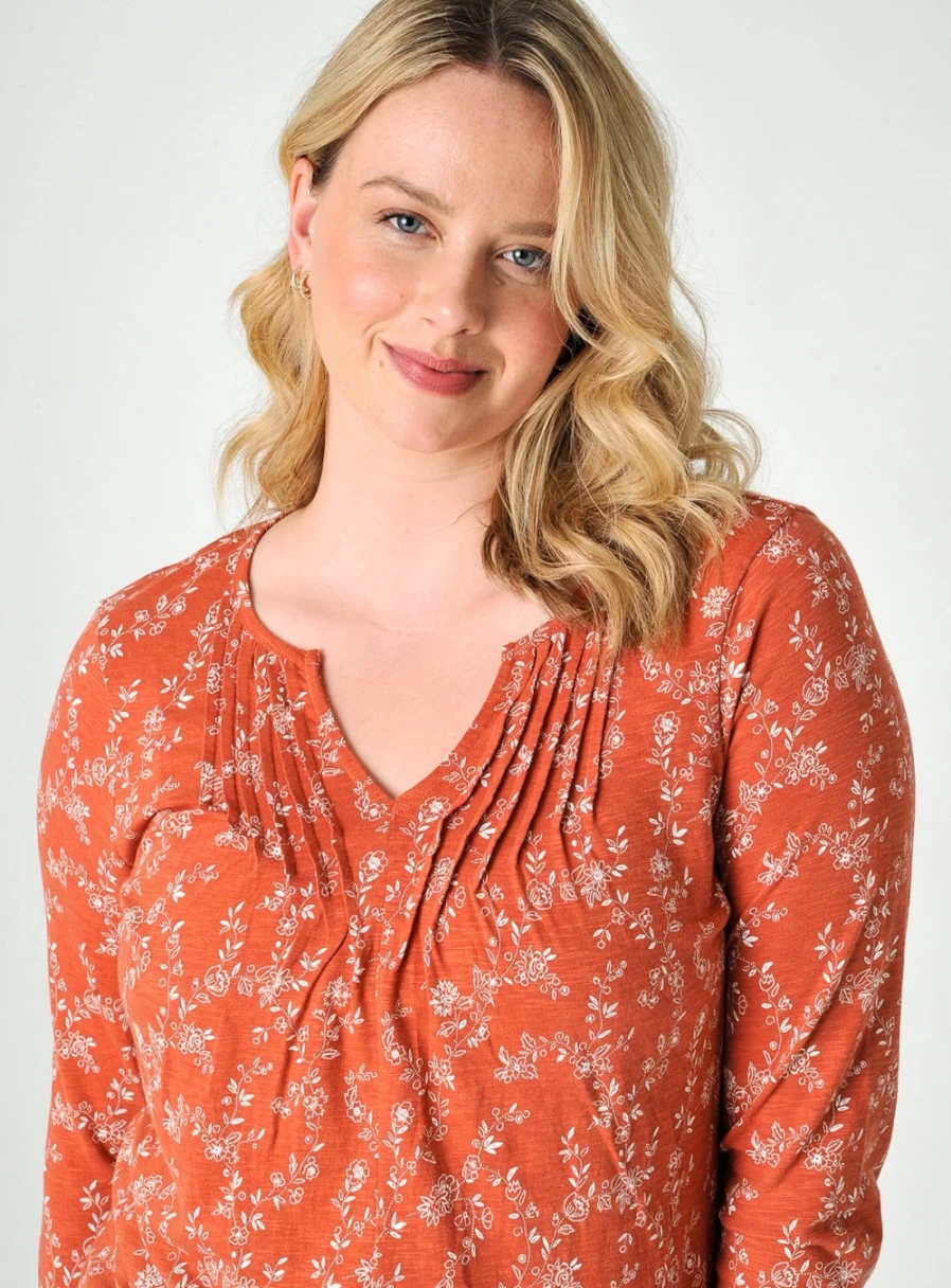 Burgs Women's Bethel Fashion Jersey Top - Stylish Comfort for Everyday Wear