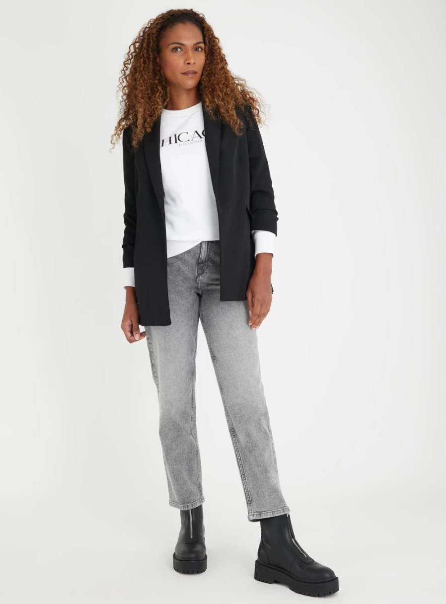 Tu Women's Grey Wash Relaxed Fit Straight Leg Jeans - Comfortable 8R Denim Pants