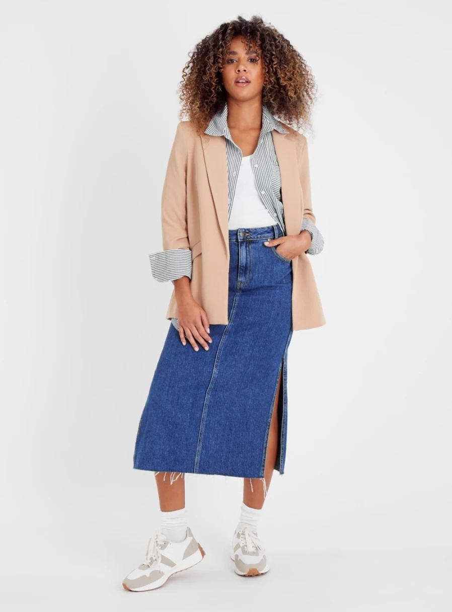 "Tu Women's Blue Raw Hem Denim Skirt - Distressed Style Size 12"