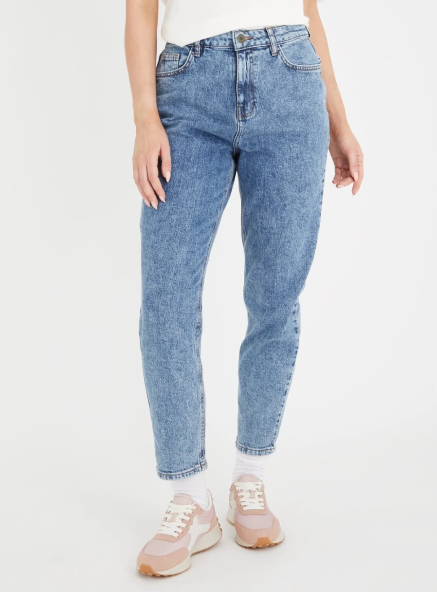 Tu Women's Light Wash High-Rise 8S Mom Jeans - Vintage Denim Comfort Fit